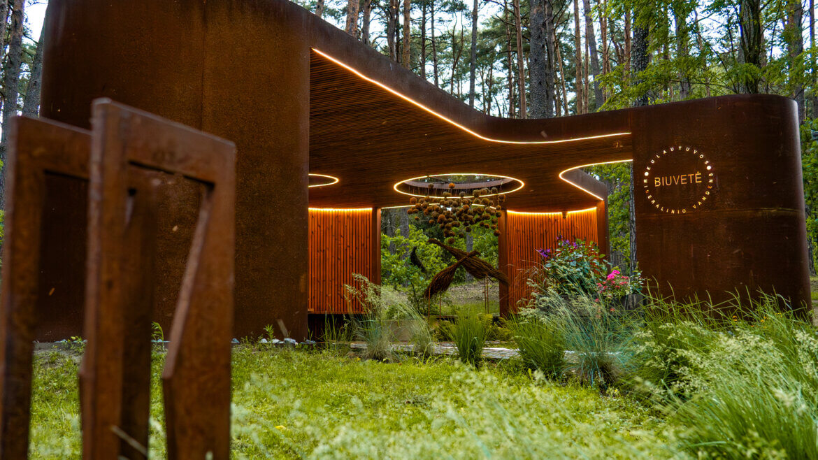 Kulautuvos mineralinio vandens biuvetė