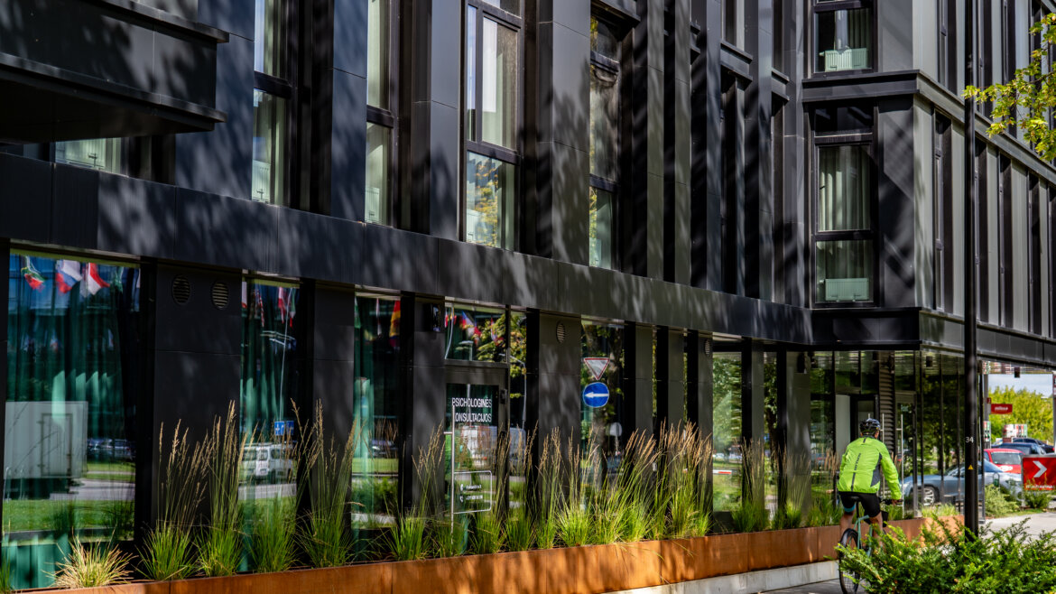 Jaunimo nakvynės namai