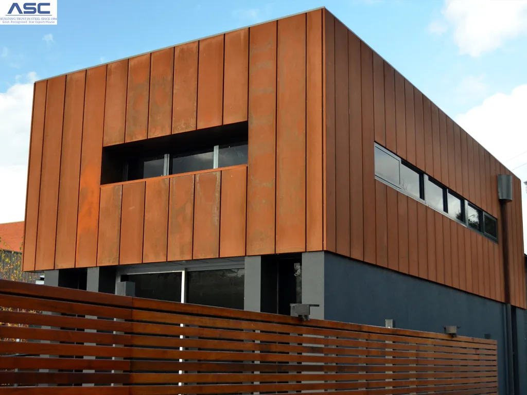 Corten plienas fasado apdailoje