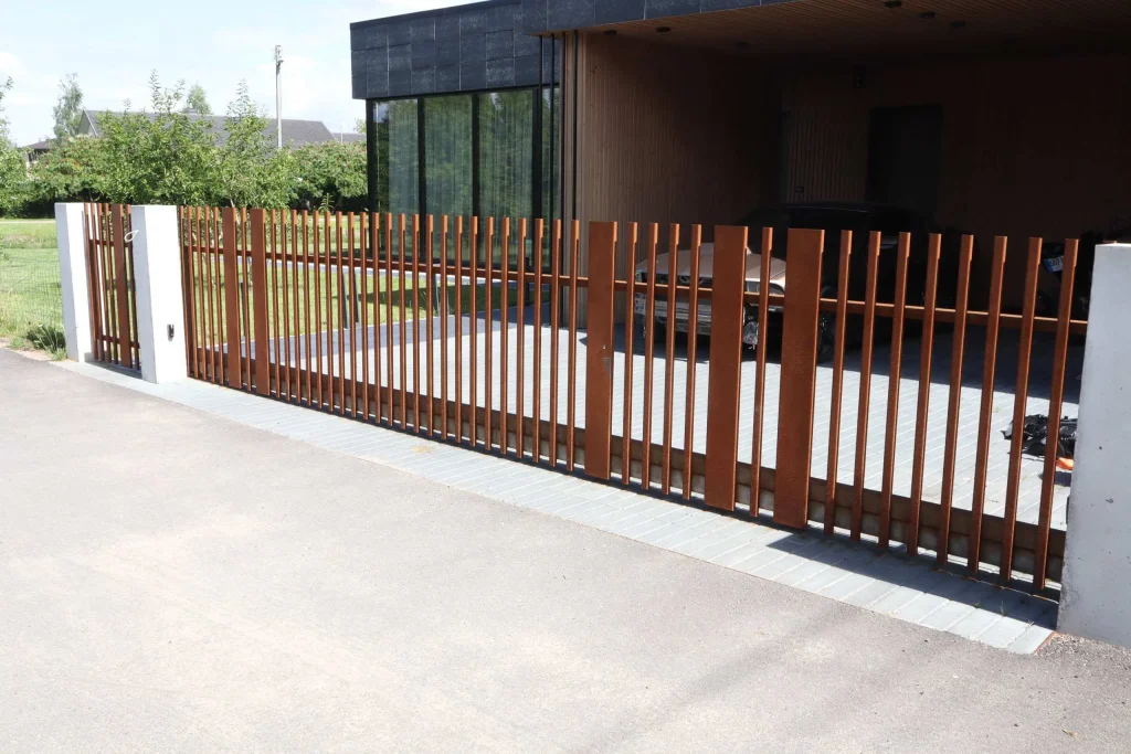 Corten tvora Vertikalis