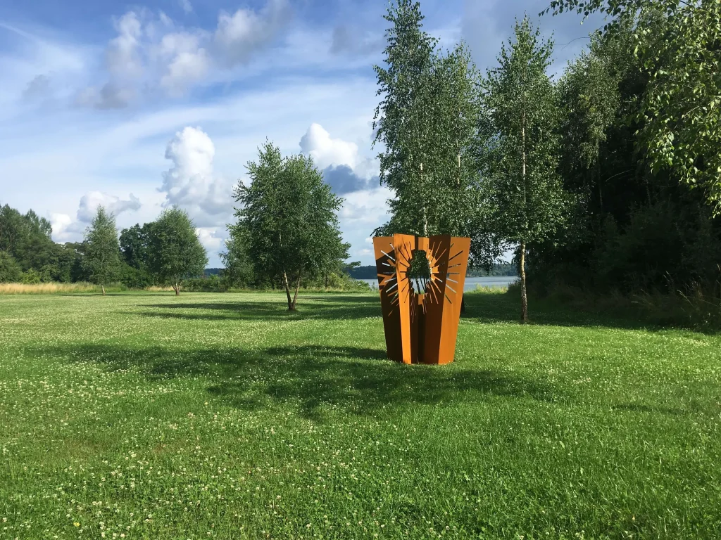 Lauko skulptūra SPINDULYS